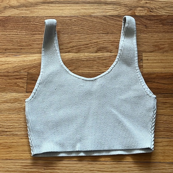 BABATON Aritizia sculpt flex round neck crop top size m - Picture 3 of 5